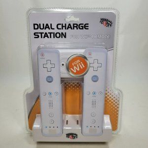 iConcepts Dual Charging Station for Nintendo Wii Remotes NEW SEALED White